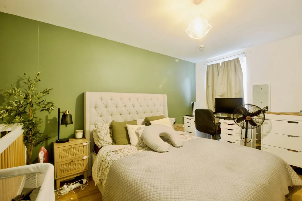 Canterbury House, 1 Honour Gardens, Dagenham, RM8, photo 7