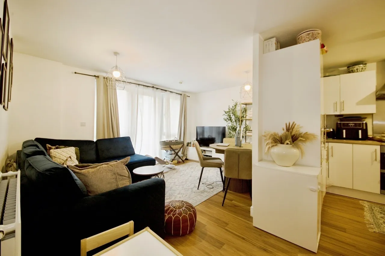 Canterbury House, 1 Honour Gardens, Dagenham, RM8, photo 9