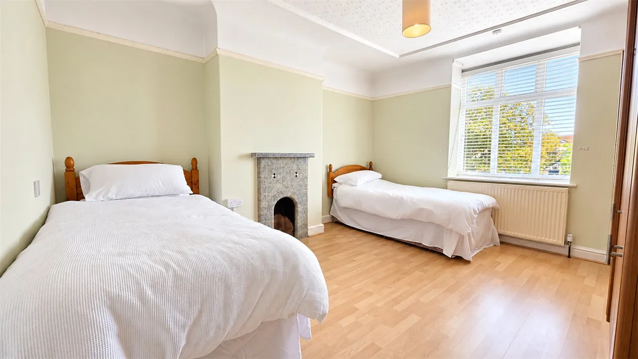 Booker Avenue, Liverpool, L18, photo 13