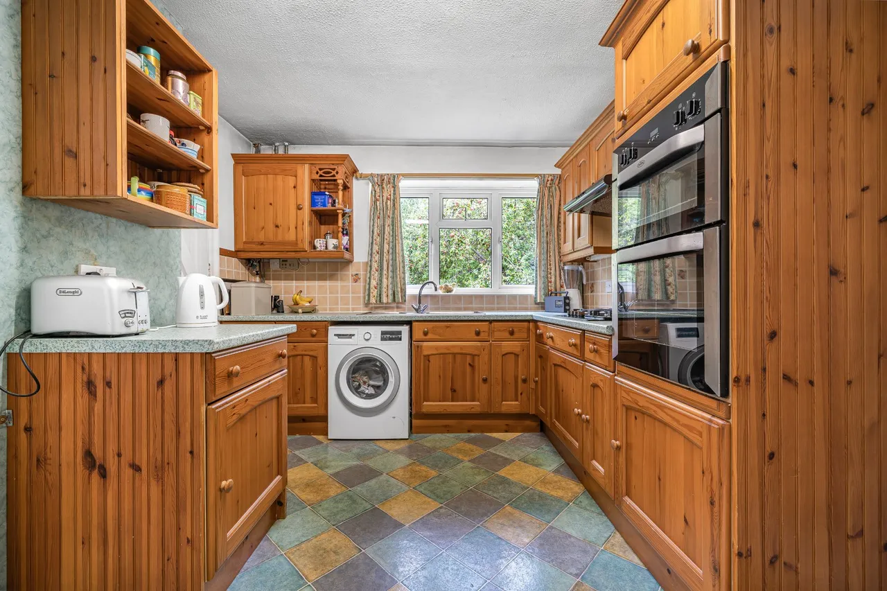 London Road, Guildford, GU4, photo 5