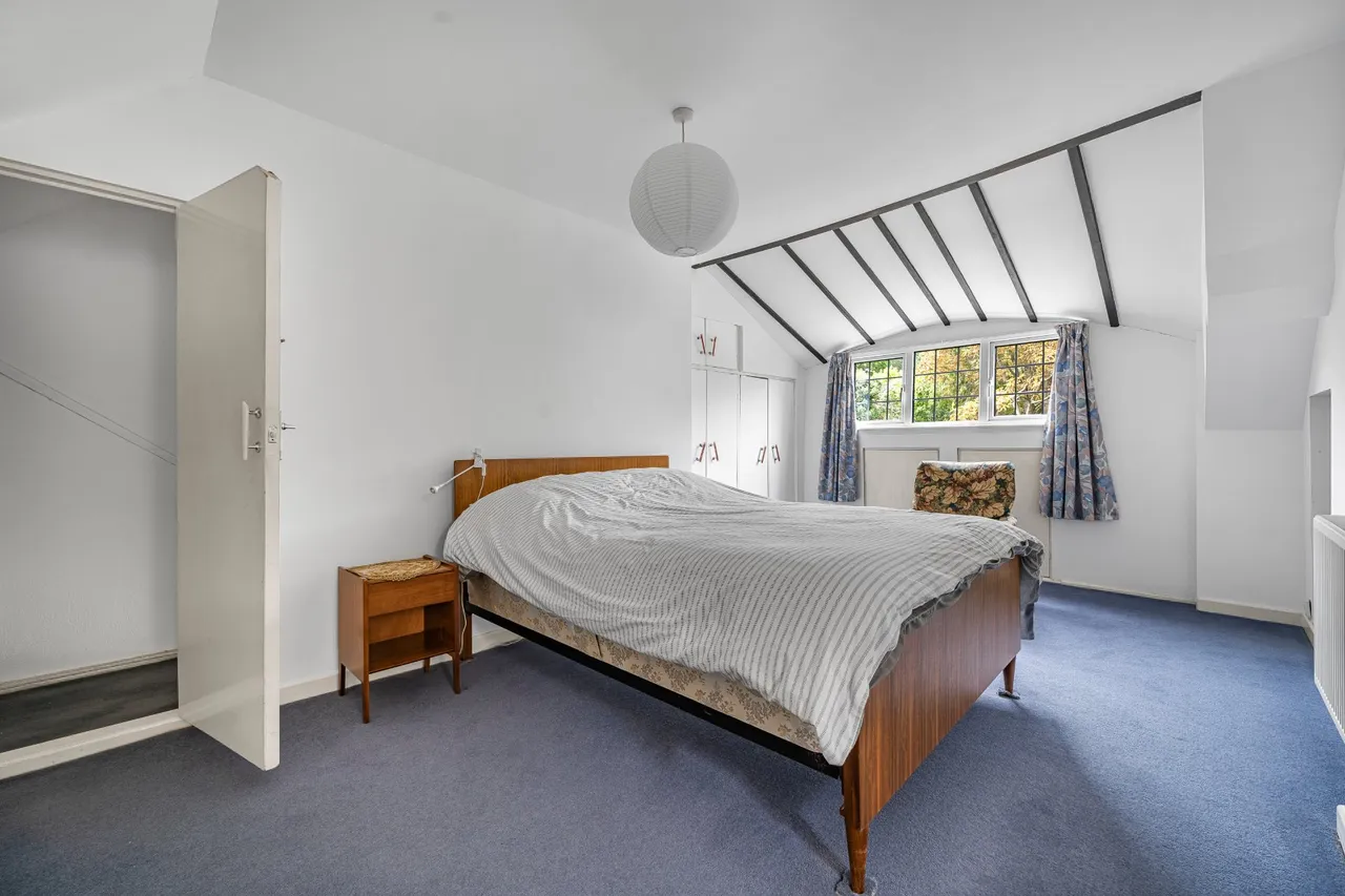 London Road, Guildford, GU4, photo 13
