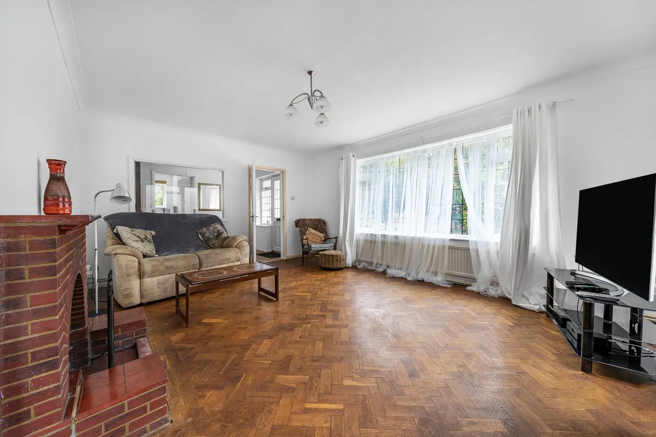 London Road, Guildford, GU4, photo 6