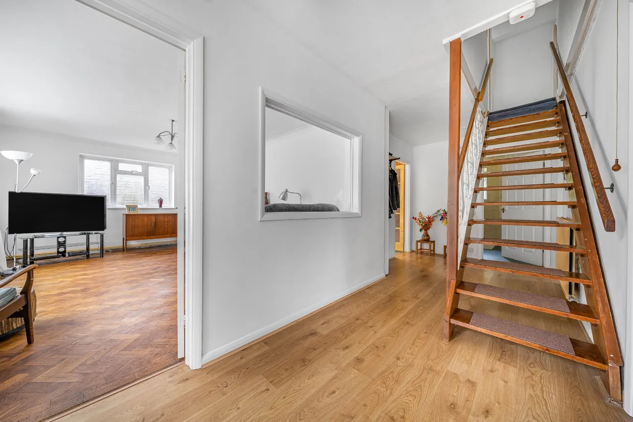 London Road, Guildford, GU4, photo 12