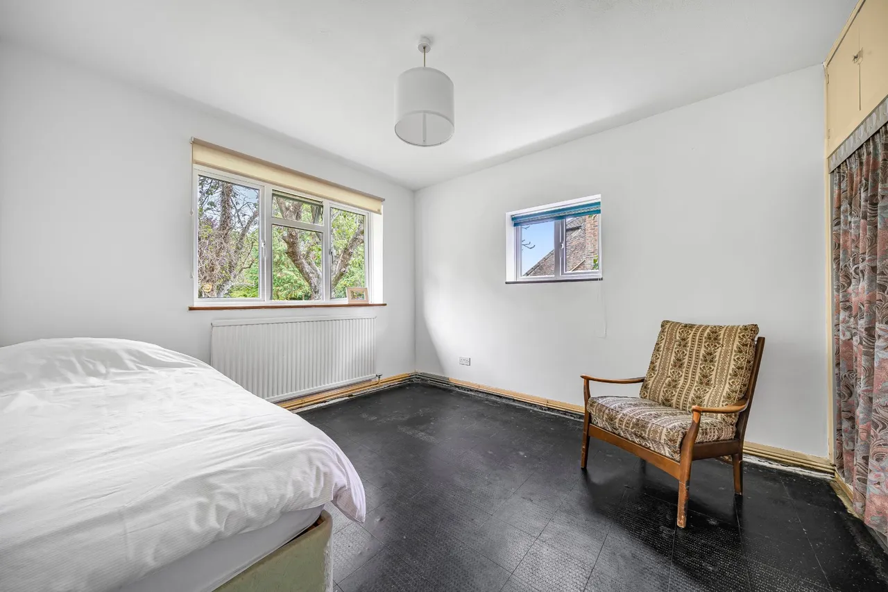 London Road, Guildford, GU4, photo 11