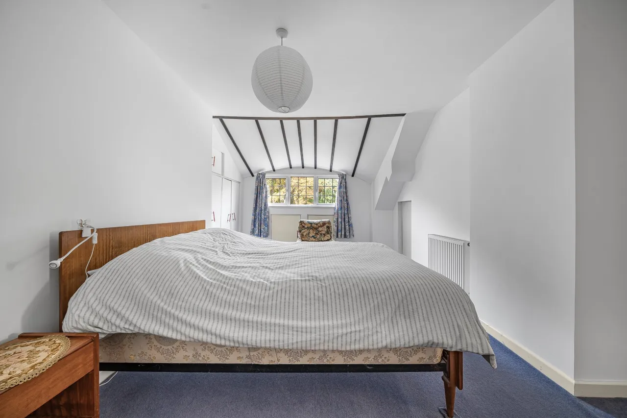 London Road, Guildford, GU4, photo 14
