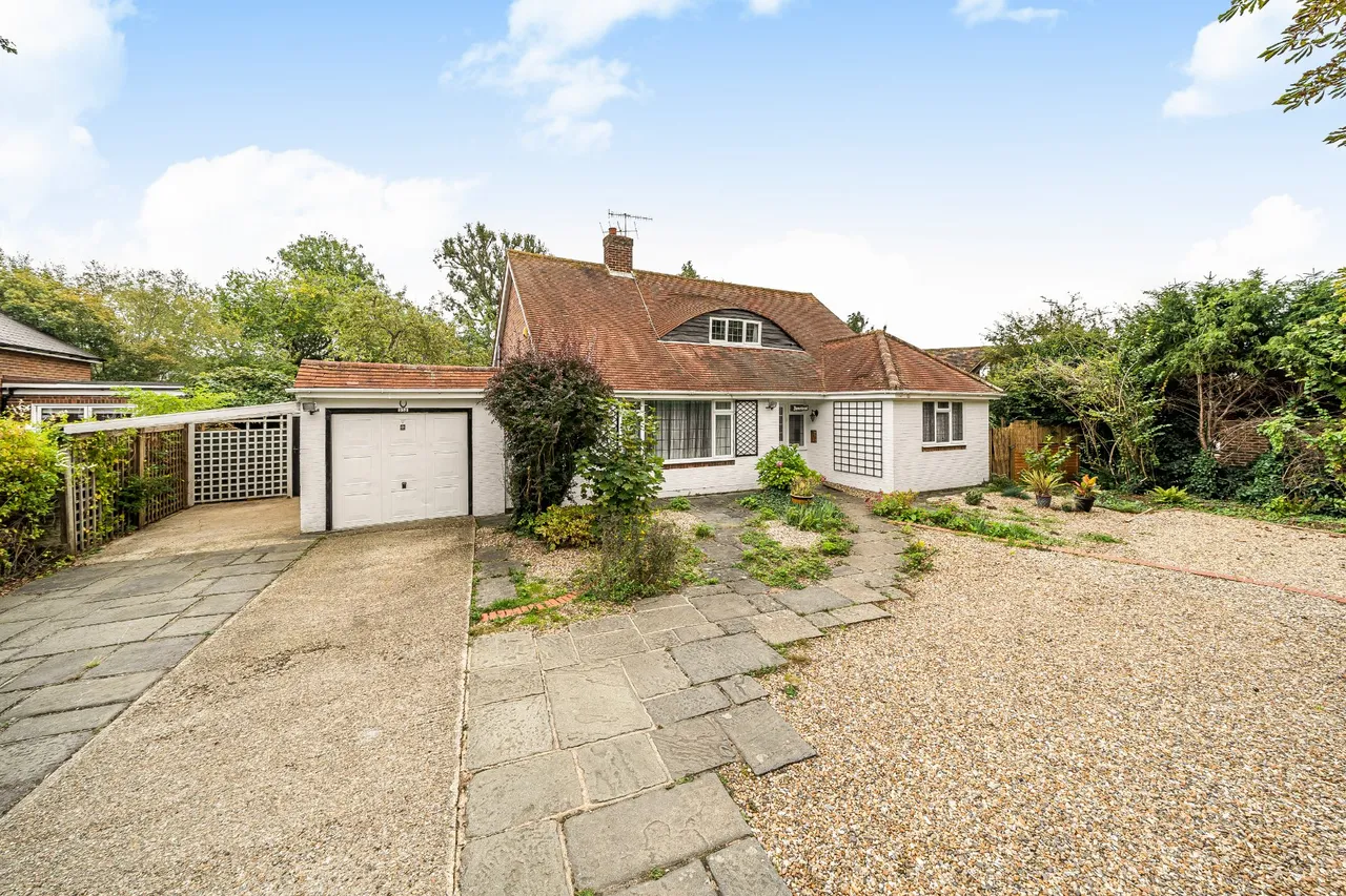 4 bed property for sale, London Road, Guildford, GU4