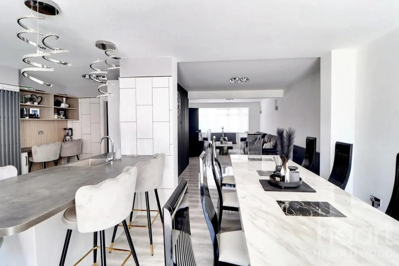 Sackville Crescent, Harold Wood, RM3, photo 6