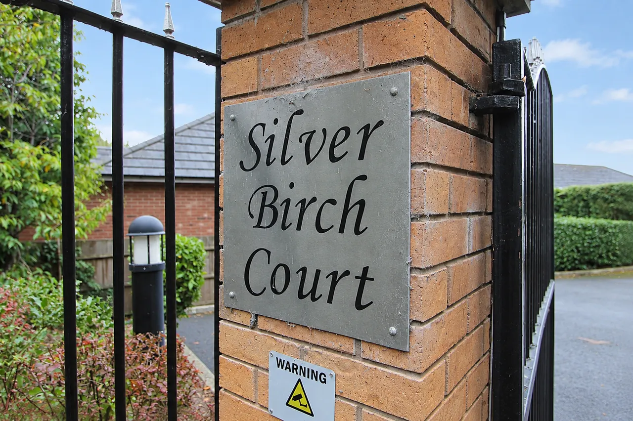 2 bed flat for sale, Oldnall Road, Kidderminster