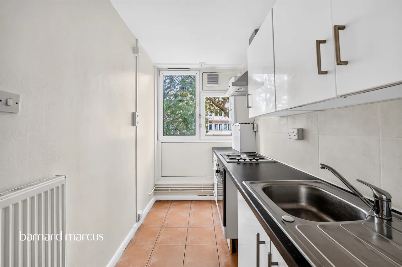 London, SW11, photo 6