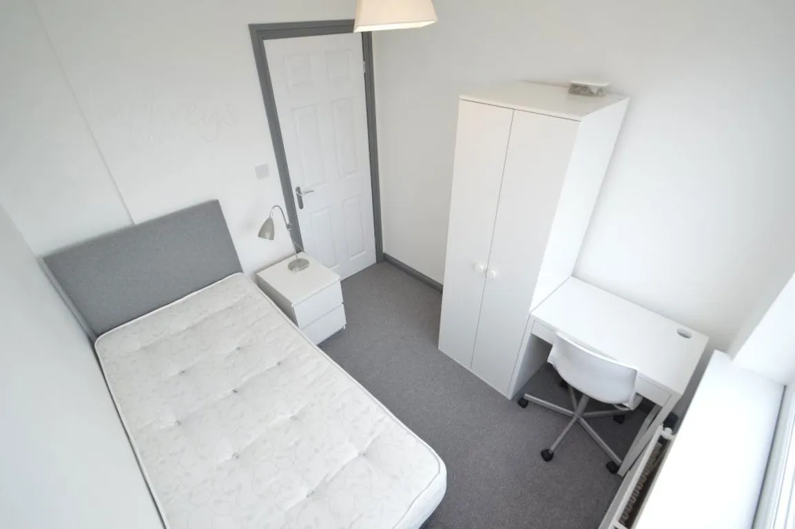 Bradford Crescent, Gilesgate, DH1, photo 7
