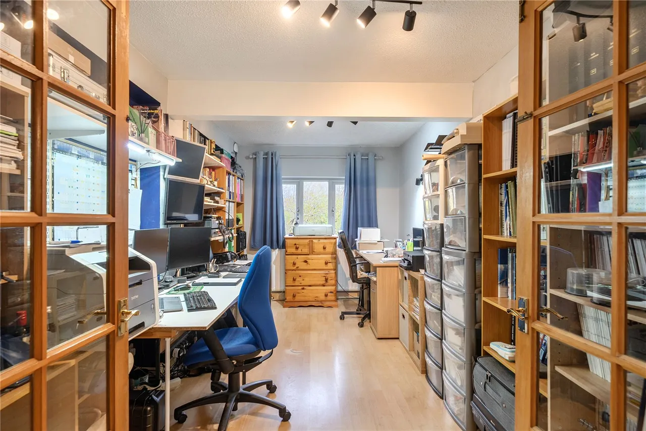 Sylverns Court, Warfield, Bracknell, Berkshire, RG42 3SL, photo 17