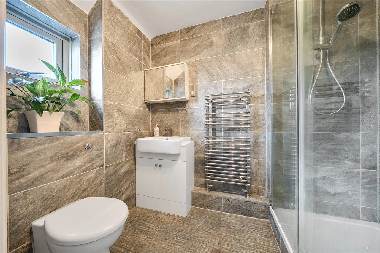 Sylverns Court, Warfield, Bracknell, Berkshire, RG42 3SL, photo 8