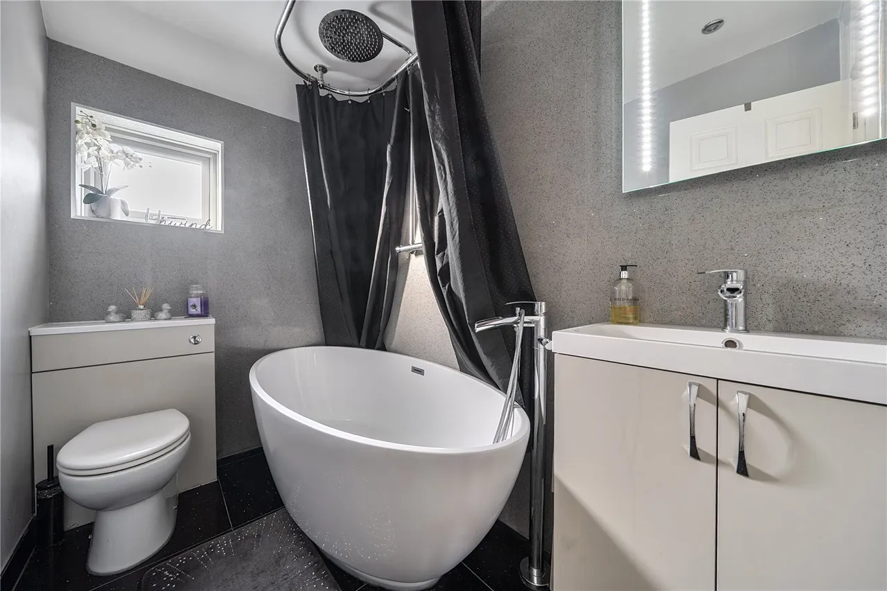 Sylverns Court, Warfield, Bracknell, Berkshire, RG42 3SL, photo 3