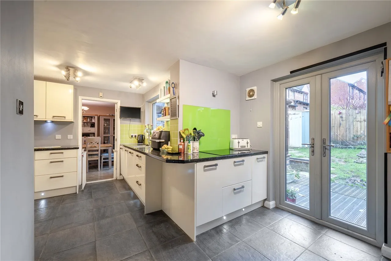 Sylverns Court, Warfield, Bracknell, Berkshire, RG42 3SL, photo 6