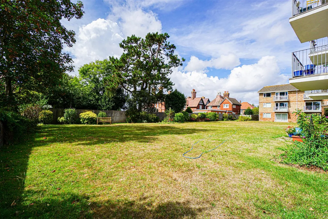 Albany Road, St. Leonards-On-Sea, photo 2