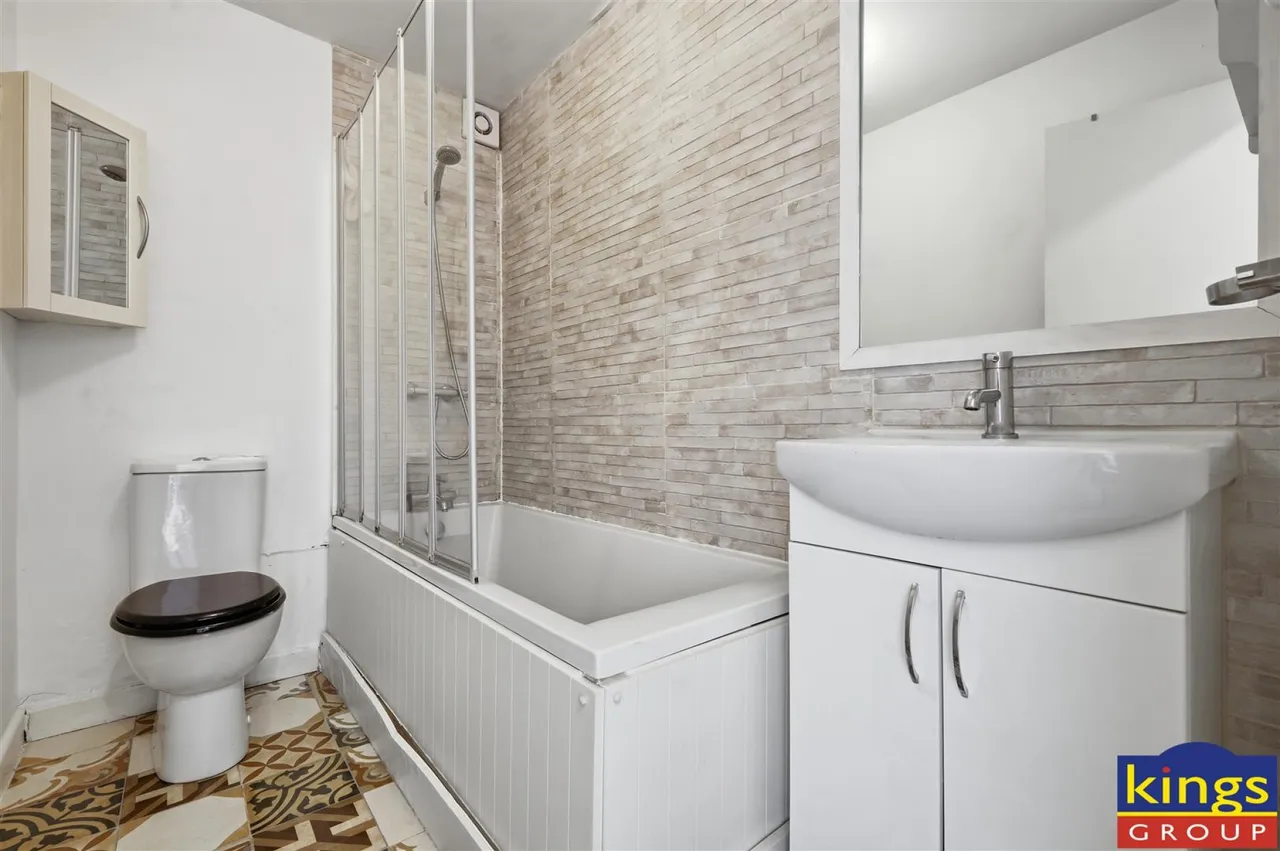 Liden Close, London, photo 14