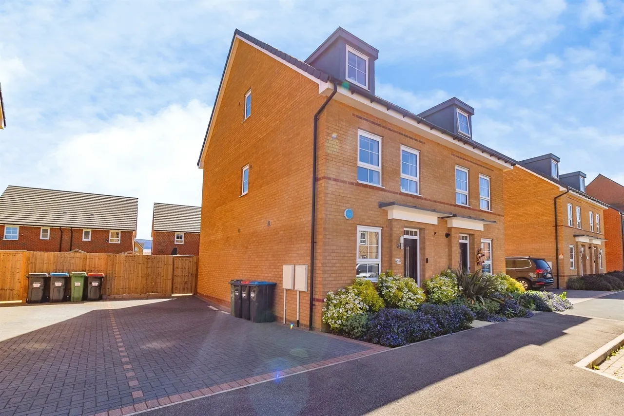 Defiance Avenue, Brooklands, MK10, photo 2