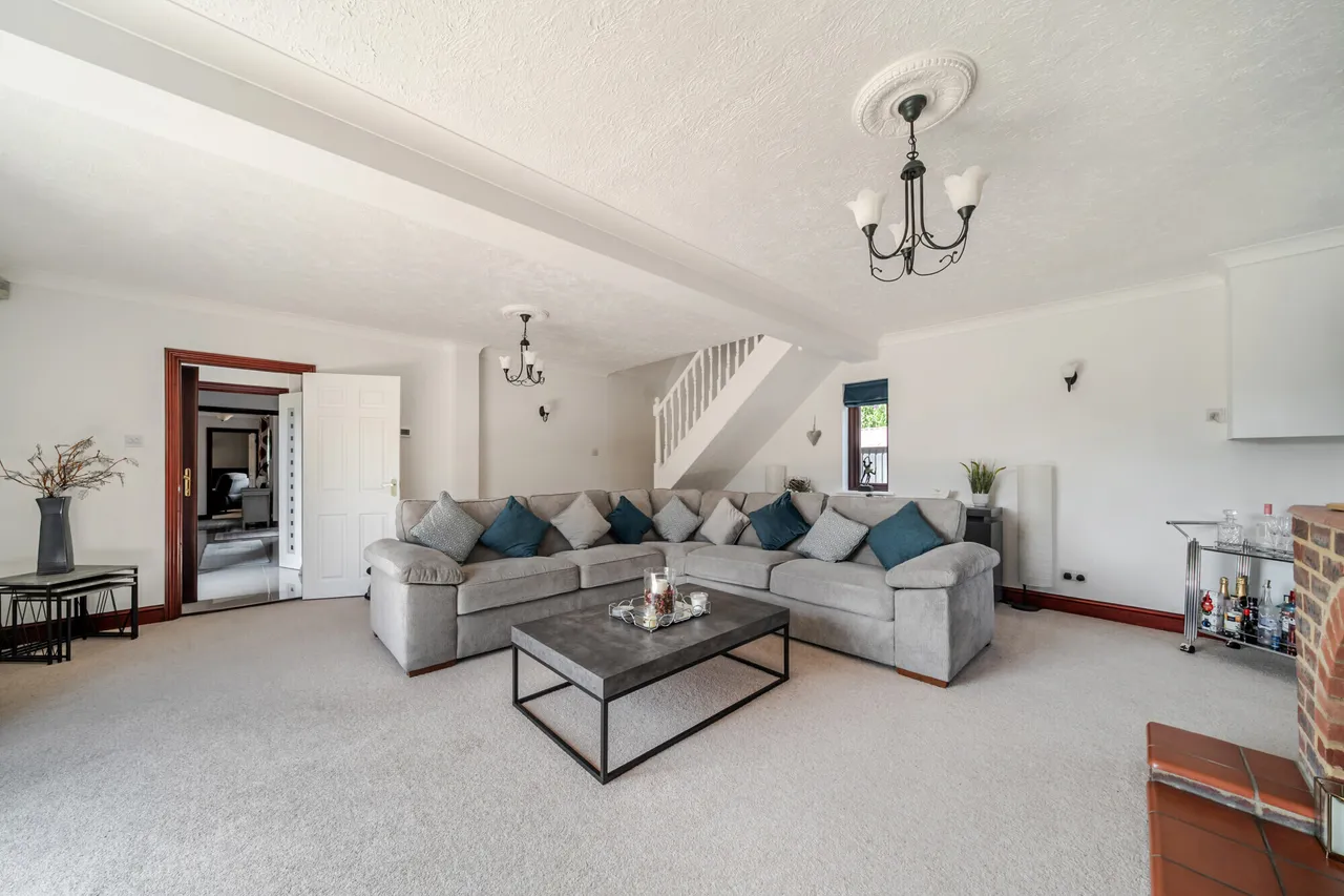 St. Andrews Close, Wraysbury, TW19, photo 12