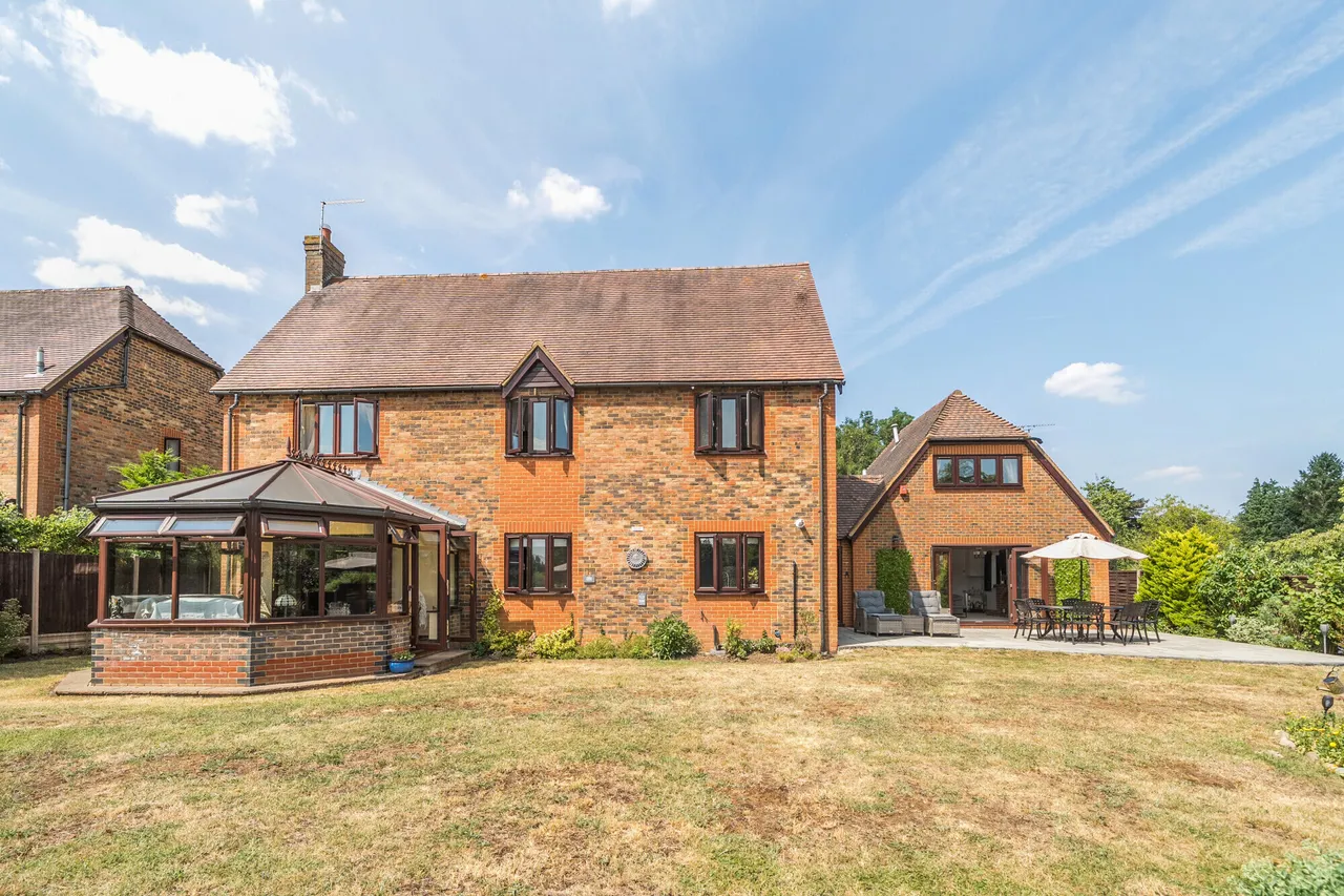 St. Andrews Close, Wraysbury, TW19, photo 8