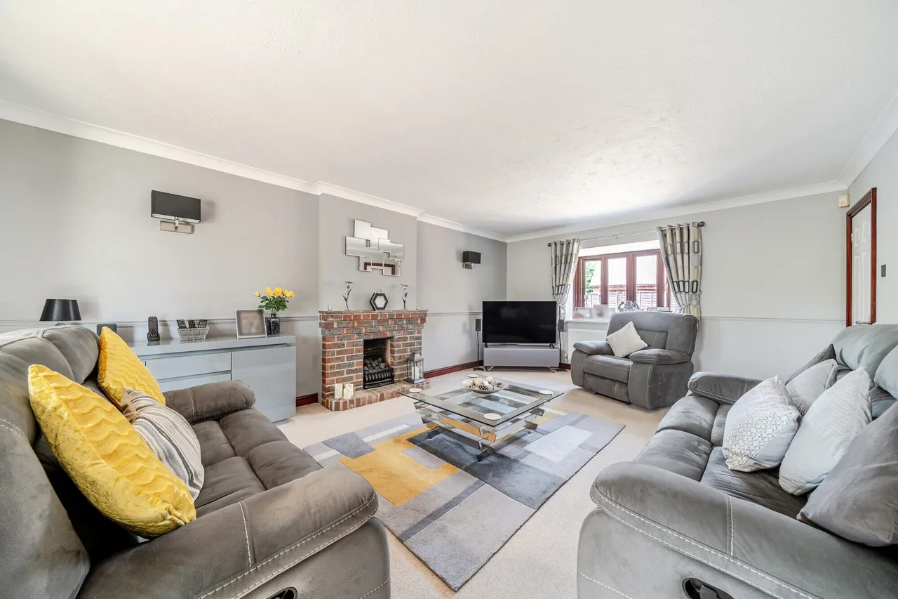 St. Andrews Close, Wraysbury, TW19, photo 9