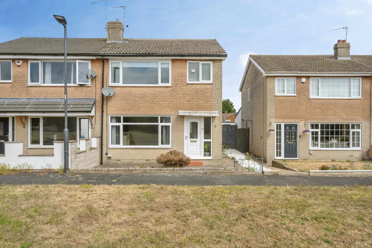 3 bed house for sale, Manor Walk, Wadworth, DN11