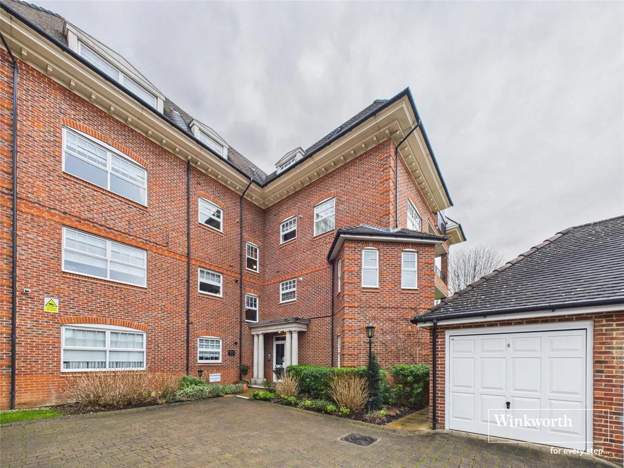 Turnberry Close, Hendon, London, NW4, photo 11