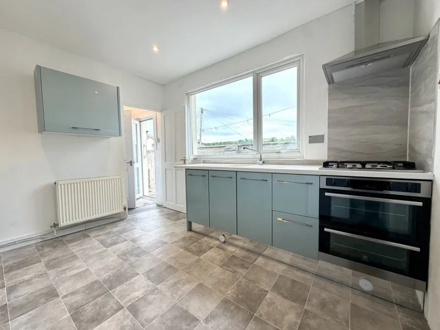 Gwladys Street, Penydarren, CF47, photo 4