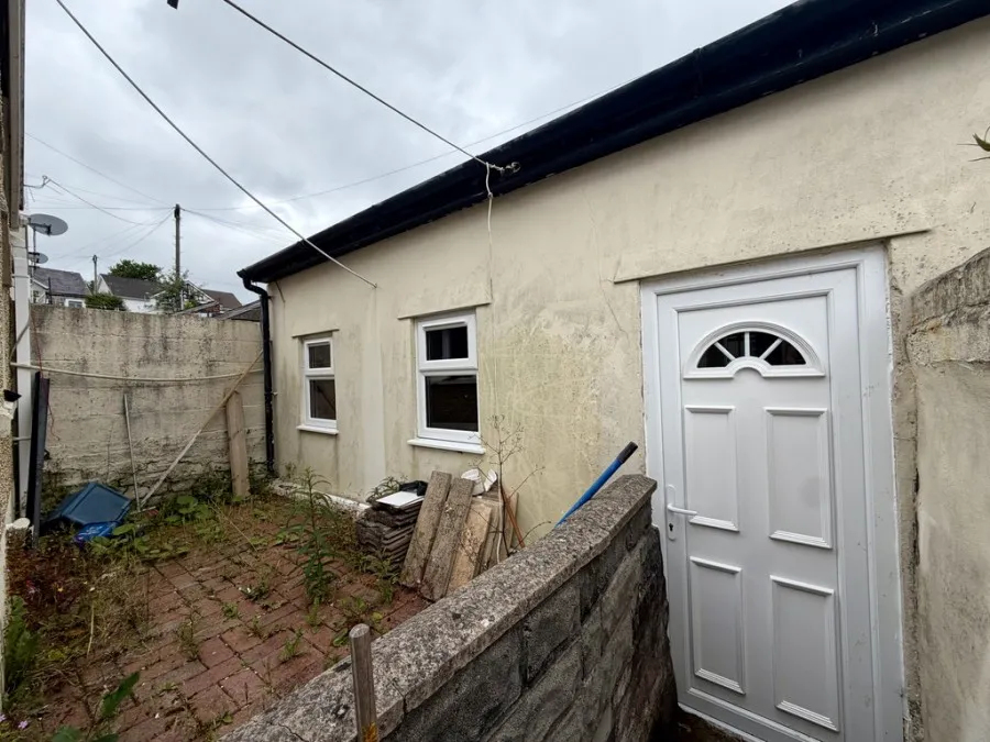 Gwladys Street, Penydarren, CF47, photo 18