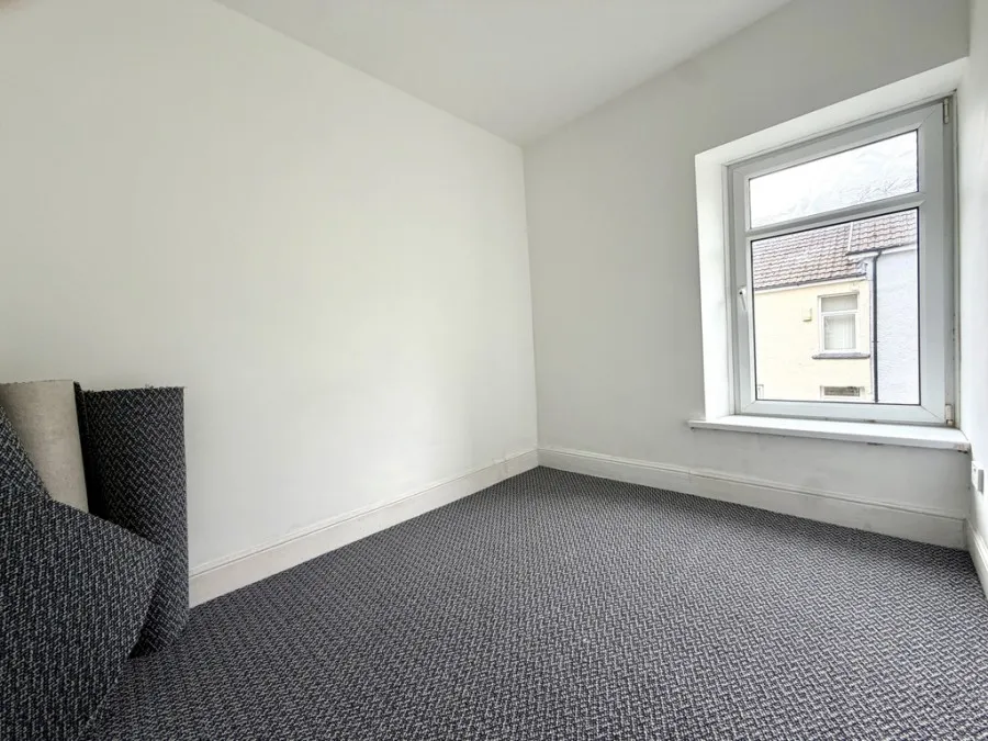 Gwladys Street, Penydarren, CF47, photo 14