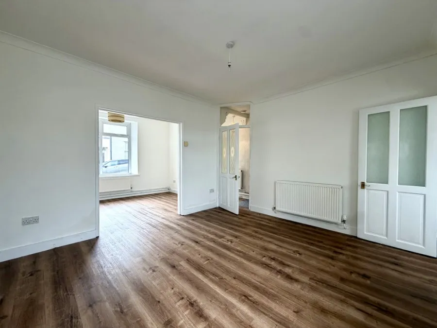 Gwladys Street, Penydarren, CF47, photo 7