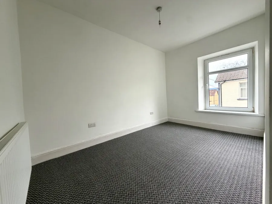 Gwladys Street, Penydarren, CF47, photo 13