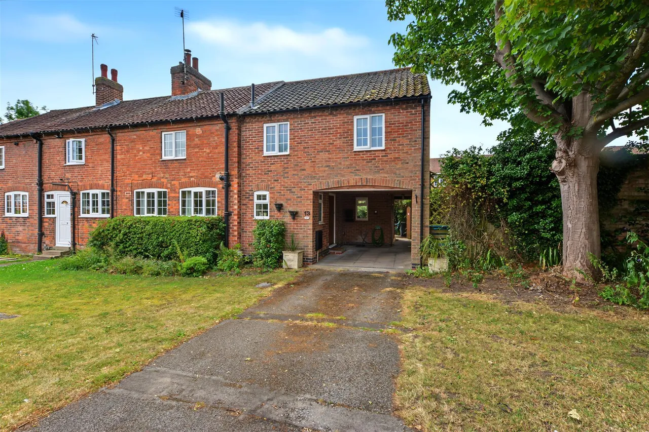 4 bed house for sale, Main Street, Calverton, NG14
