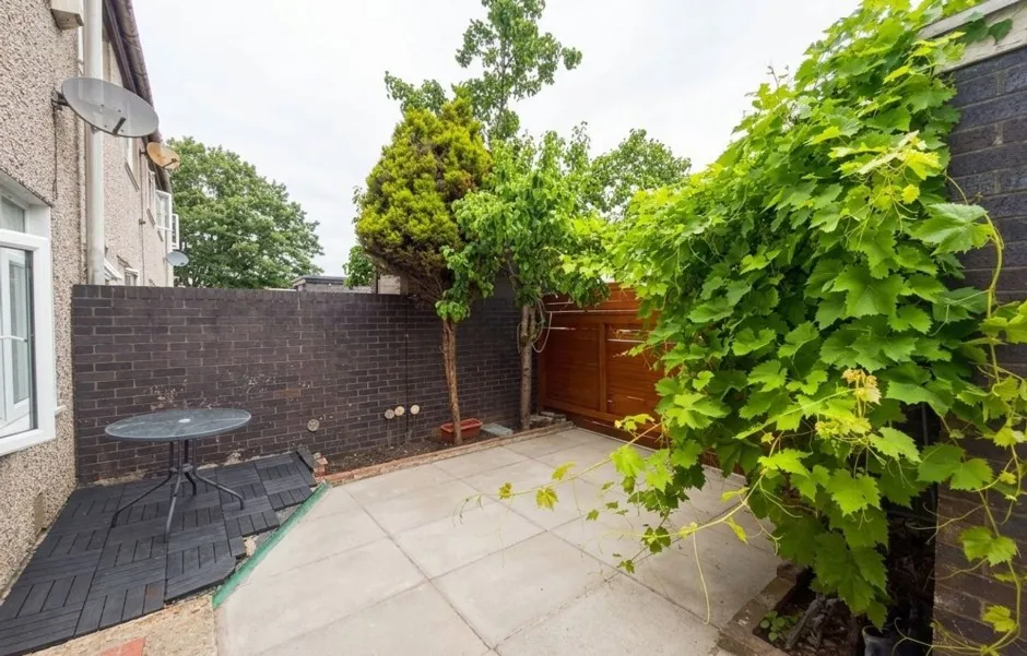 Damsonwood Road, Southall, UB2, photo 2