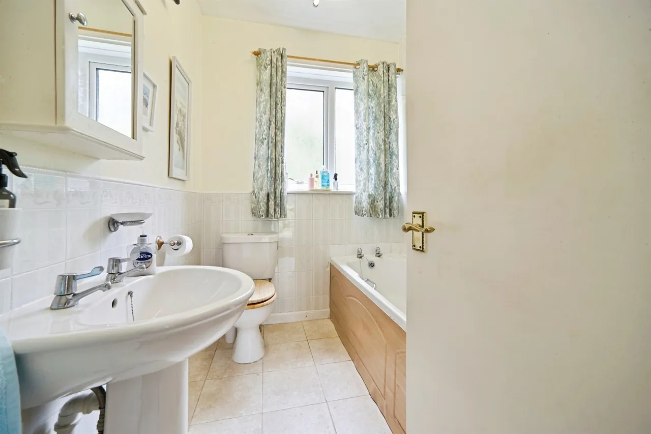 Goose Cote Lane, Oakworth, Keighley, photo 8