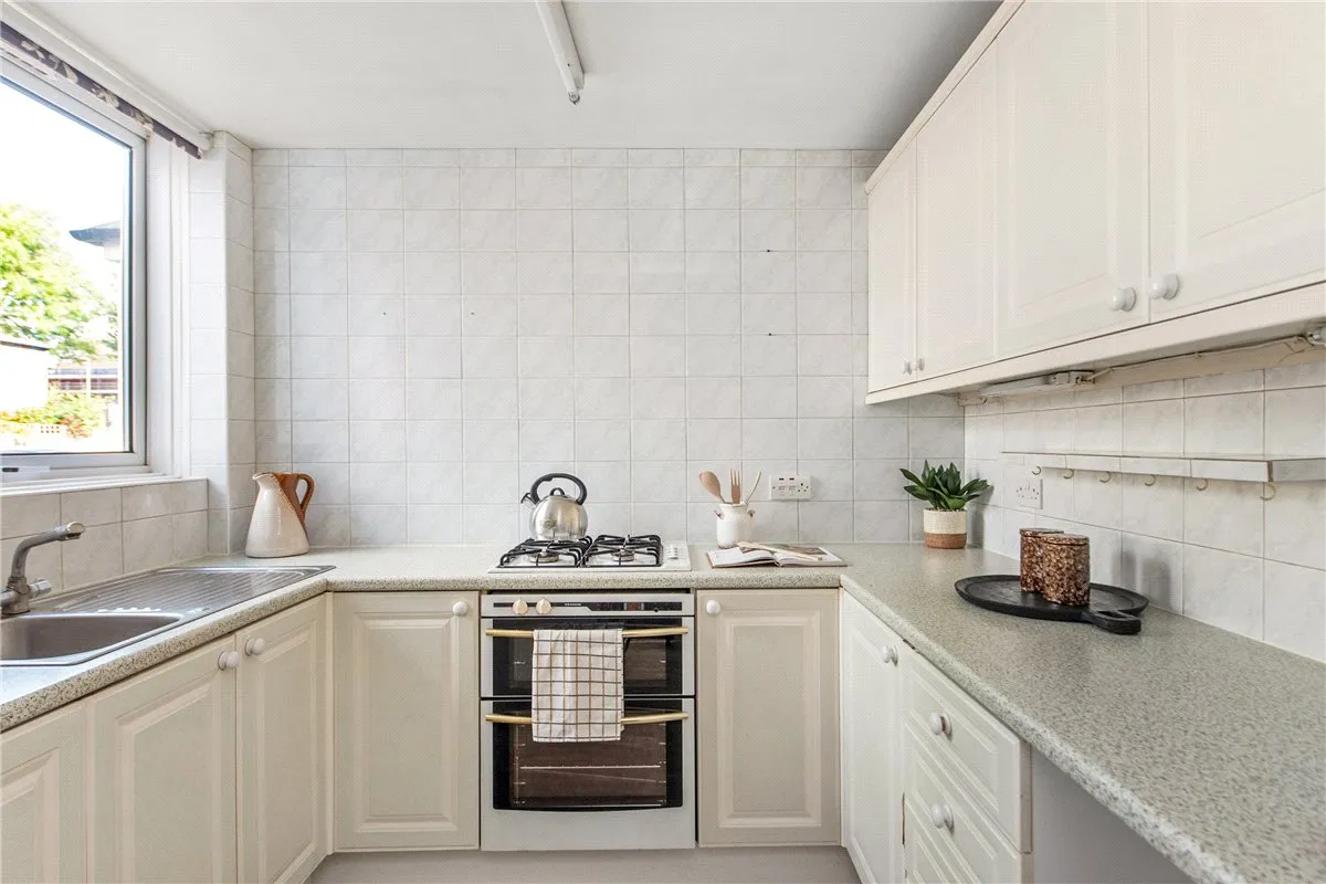 Hunter Close, London, SW12, photo 4