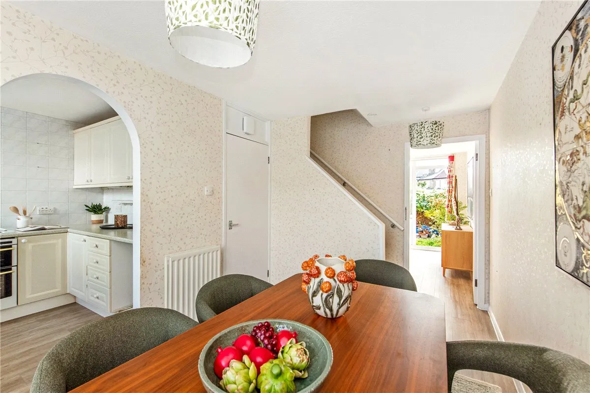 Hunter Close, London, SW12, photo 10