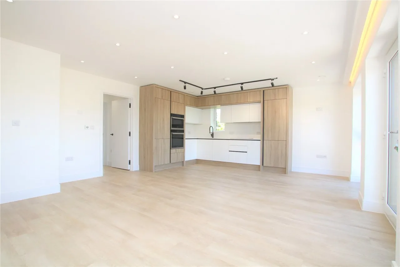 Omers Rise, Burghfield Common, RG7, photo 3