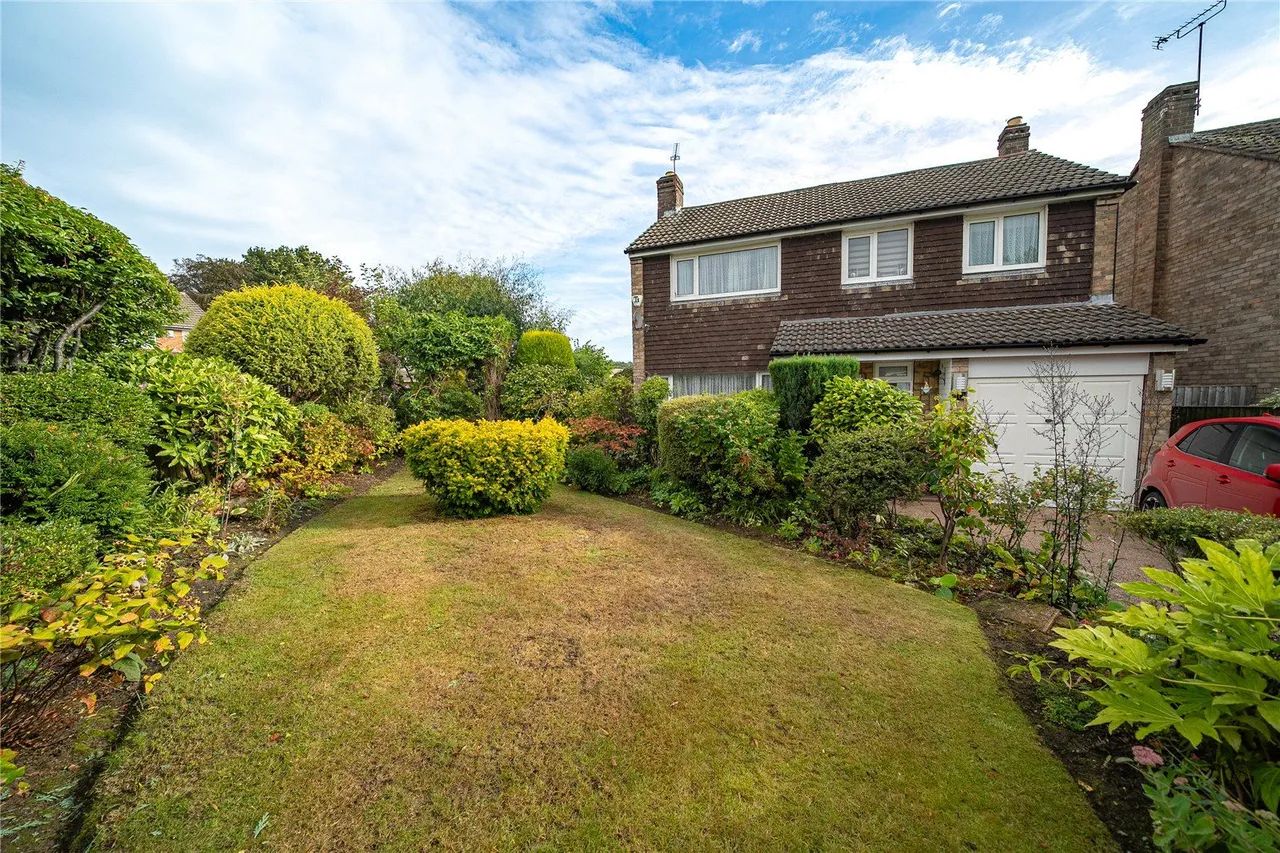 Highwood Avenue, Leeds, LS17, photo 8