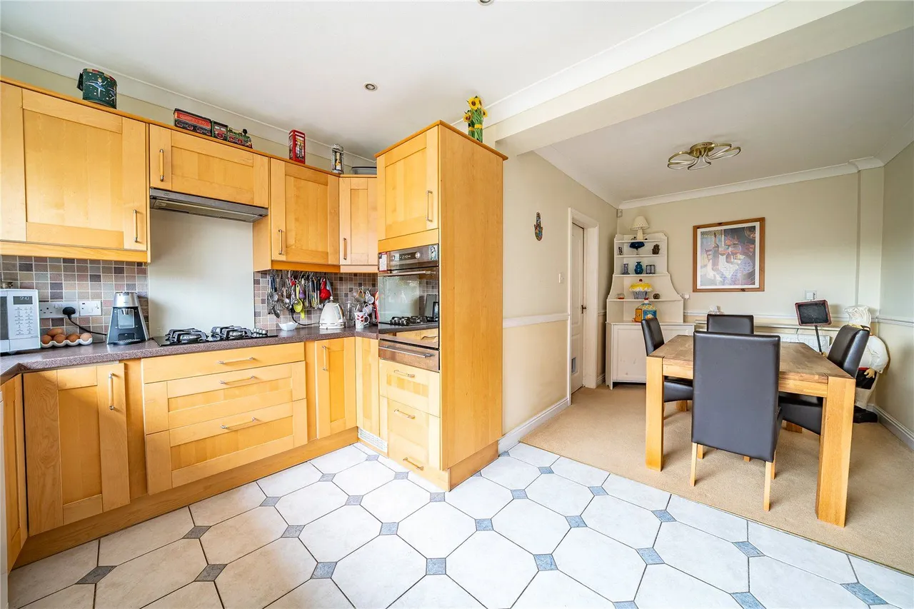 Highwood Avenue, Leeds, LS17, photo 4
