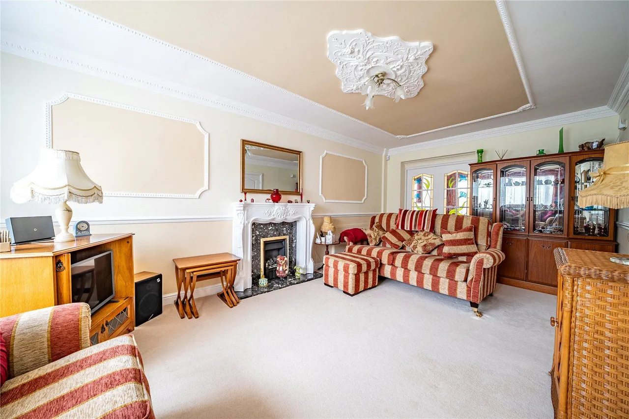 Highwood Avenue, Leeds, LS17, photo 16