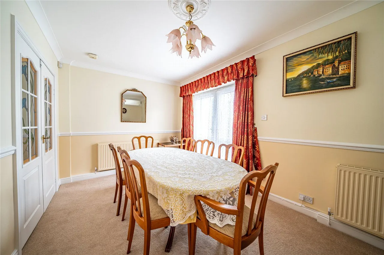 Highwood Avenue, Leeds, LS17, photo 3