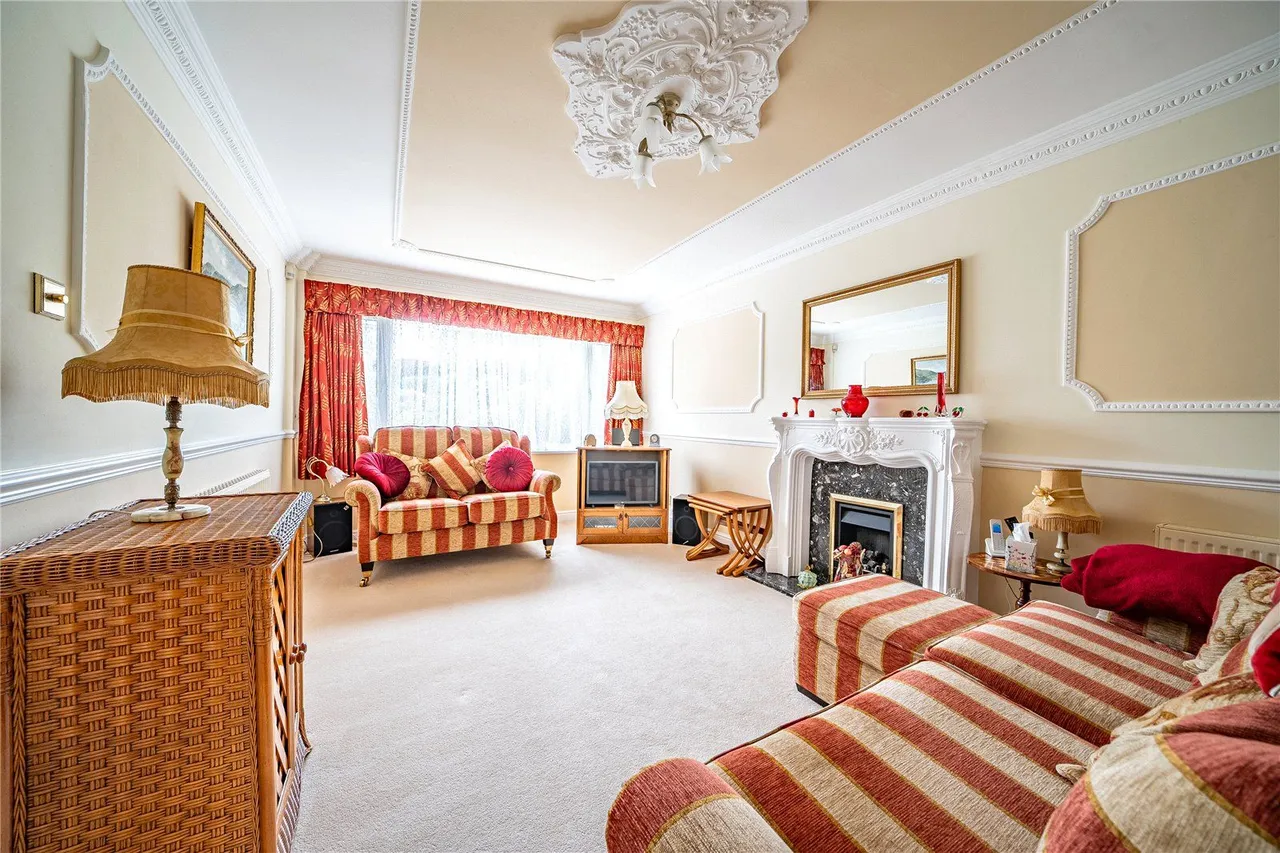 Highwood Avenue, Leeds, LS17, photo 2