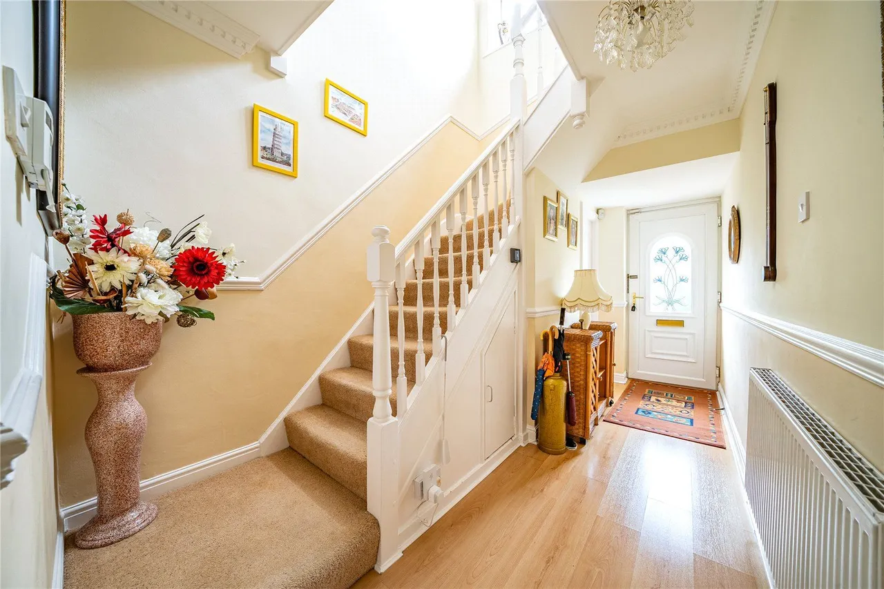 Highwood Avenue, Leeds, LS17, photo 15