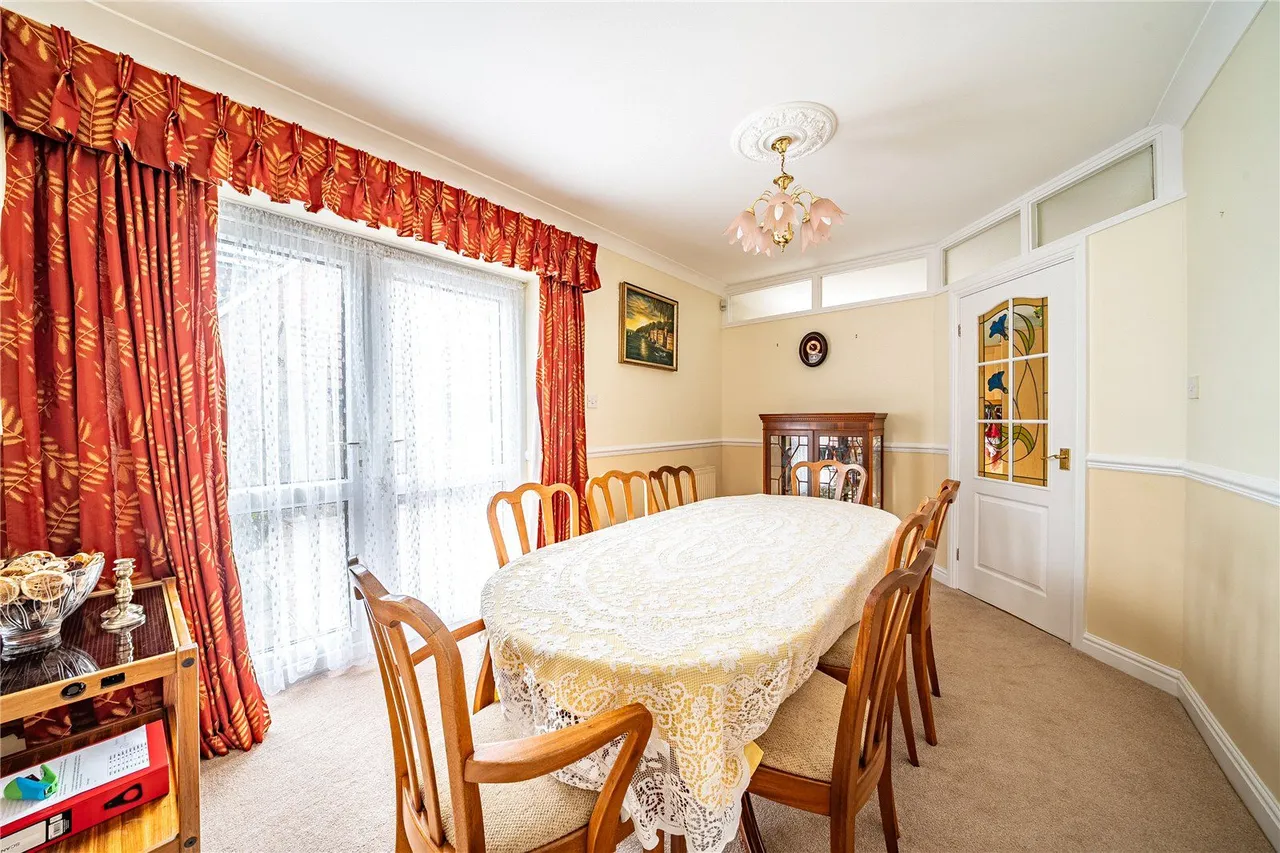 Highwood Avenue, Leeds, LS17, photo 17
