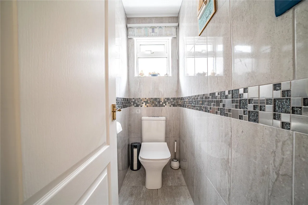 Highwood Avenue, Leeds, LS17, photo 27
