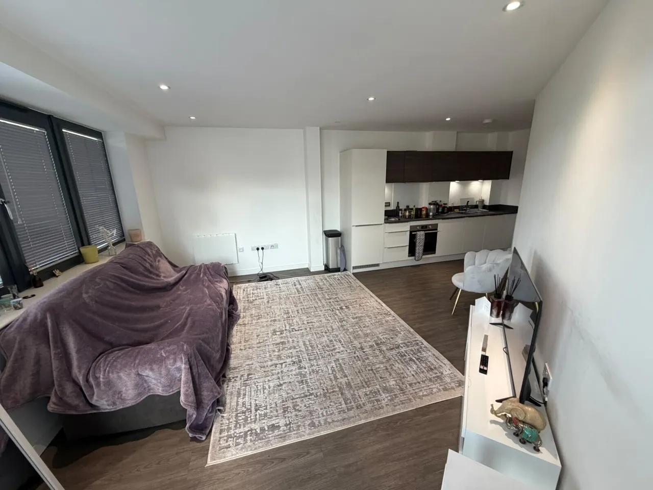 High road, London, N20, photo 4