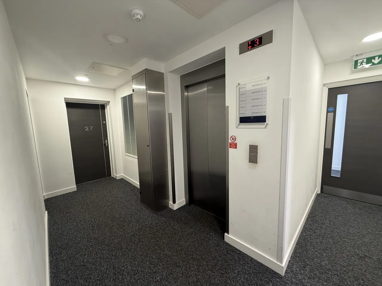 High road, London, N20, photo 15