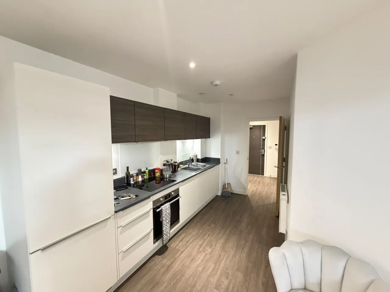 High road, London, N20, photo 5