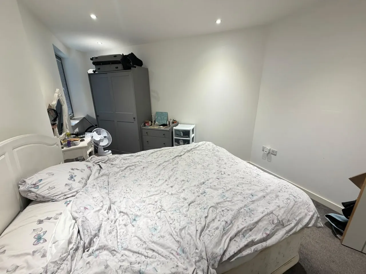 High road, London, N20, photo 8