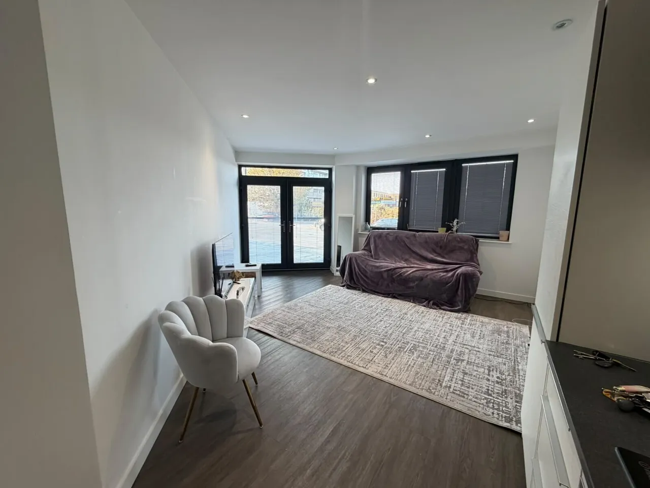 High road, London, N20, photo 2
